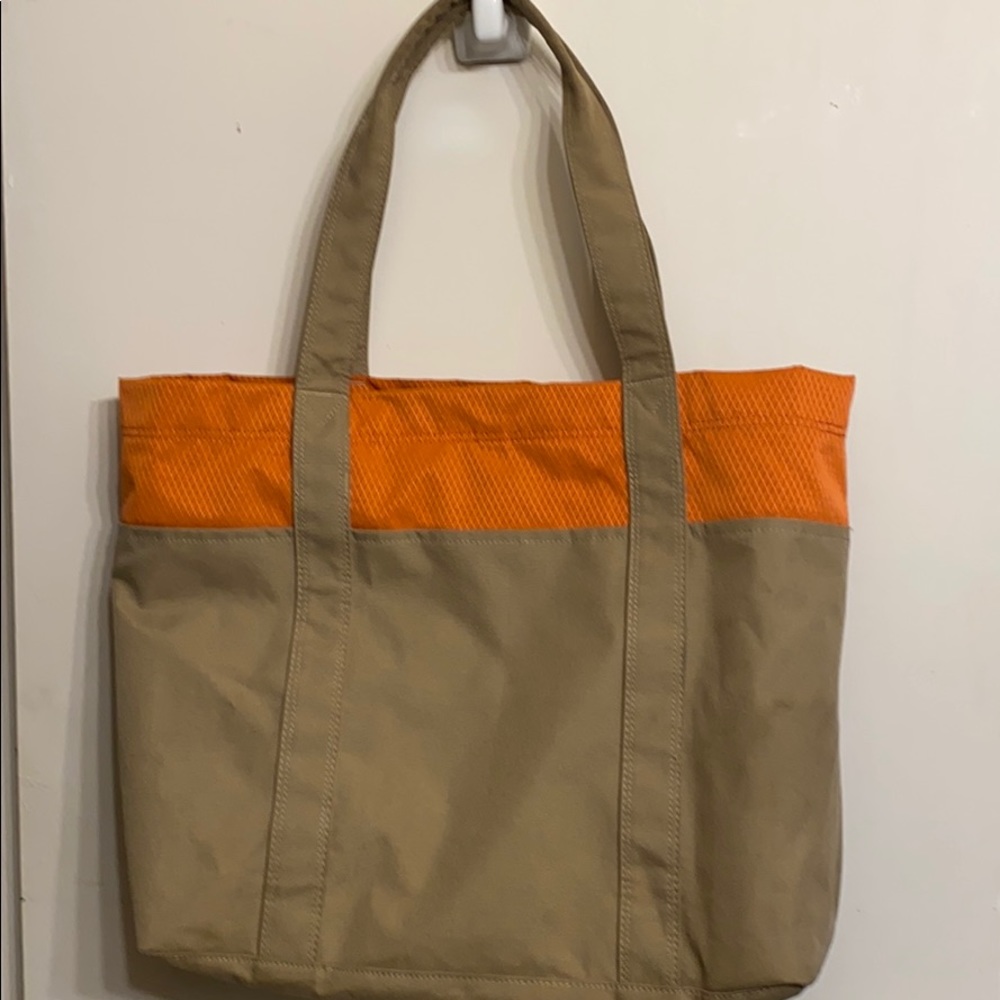 Hershel- Terrace Tote Bag - Picture 5 of 9